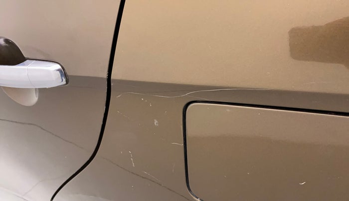 2017 Maruti Ciaz ZDI+ SHVS, Diesel, Manual, 89,086 km, Left quarter panel - Minor scratches