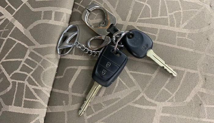 2018 Hyundai Grand i10 SPORTZ 1.2 KAPPA VTVT, Petrol, Manual, 69,319 km, Key Close Up