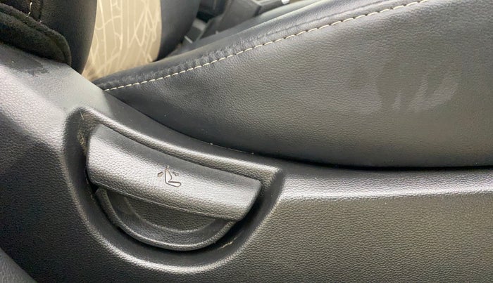 2018 Hyundai Grand i10 SPORTZ 1.2 KAPPA VTVT, Petrol, Manual, 69,319 km, Driver Side Adjustment Panel