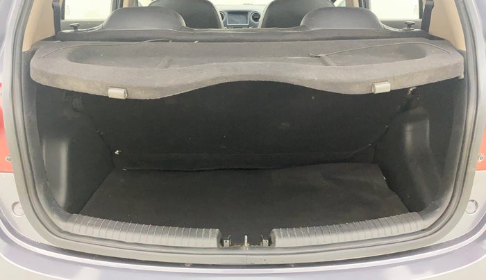 2018 Hyundai Grand i10 SPORTZ 1.2 KAPPA VTVT, Petrol, Manual, 69,319 km, Boot Inside