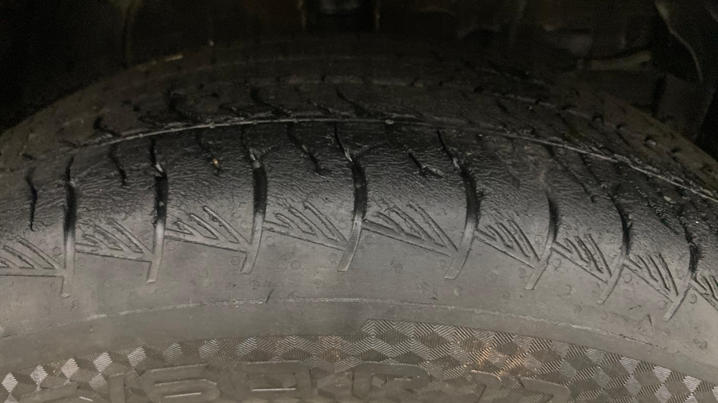 2023 Maruti Grand Vitara SIGMA SMART HYBRID, Petrol, Manual, 67,512 km, Right Front Tyre Tread