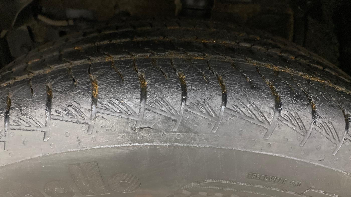 2023 Maruti Grand Vitara SIGMA SMART HYBRID, Petrol, Manual, 67,512 km, Left Front Tyre Tread