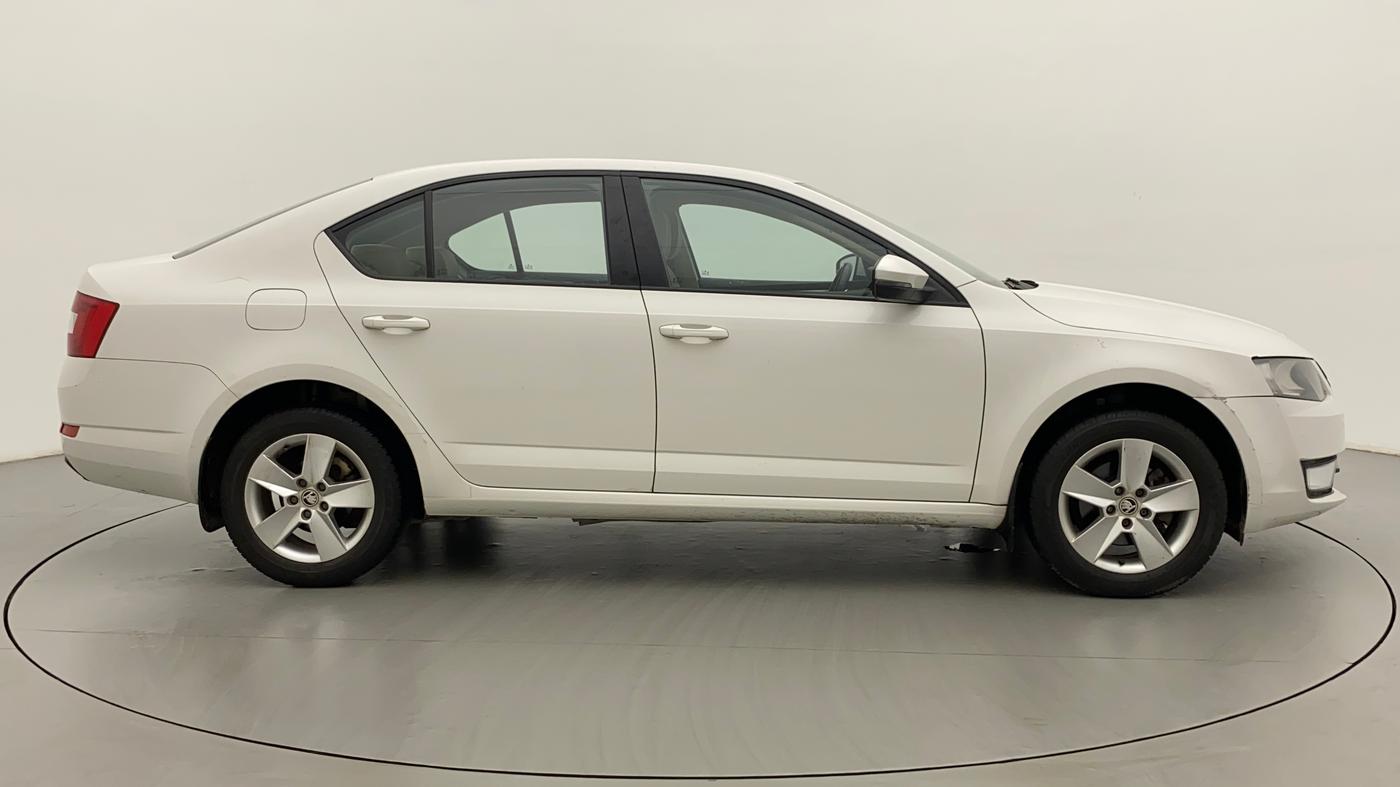 2016 Skoda Octavia AMBITION 1.4 TSI, Petrol, Manual, 12,345 km, Right Side View