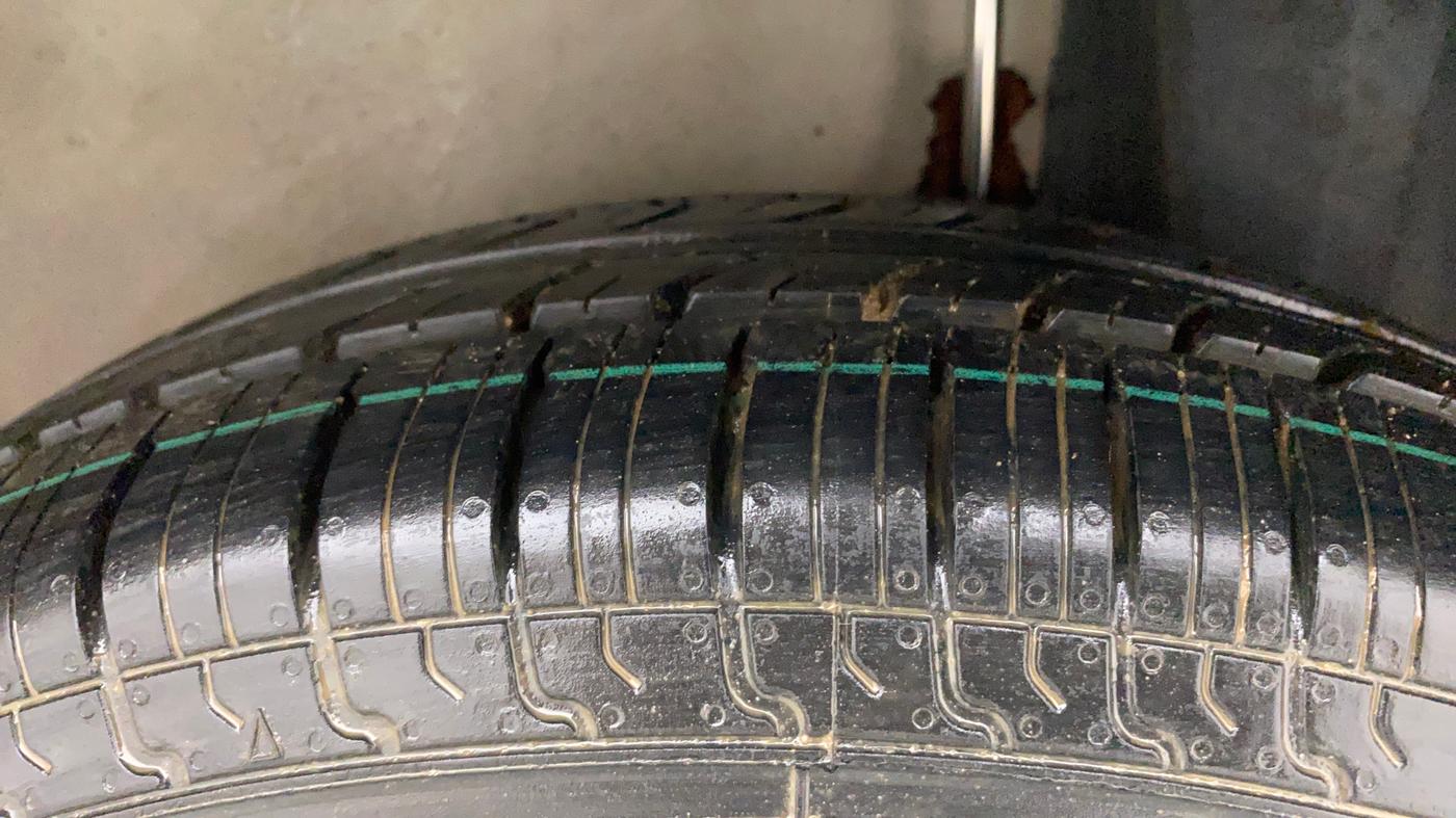 2012 Maruti Ritz VXI, CNG, Manual, 42,582 km, Left Rear Tyre Tread