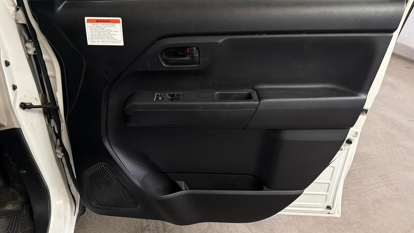 2023 Maruti New Wagon-R LXI CNG 1.0, CNG, Manual, 74,278 km, Driver Side Door Panels Control