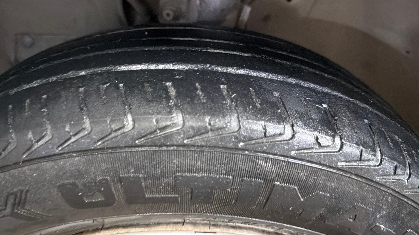 2023 Maruti New Wagon-R LXI CNG 1.0, CNG, Manual, 74,278 km, Left Front Tyre Tread