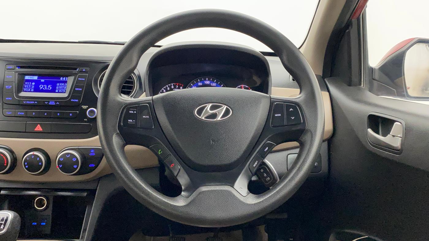2014 Hyundai Xcent S 1.2, Petrol, Manual, 1,04,556 km, Steering Wheel Close Up
