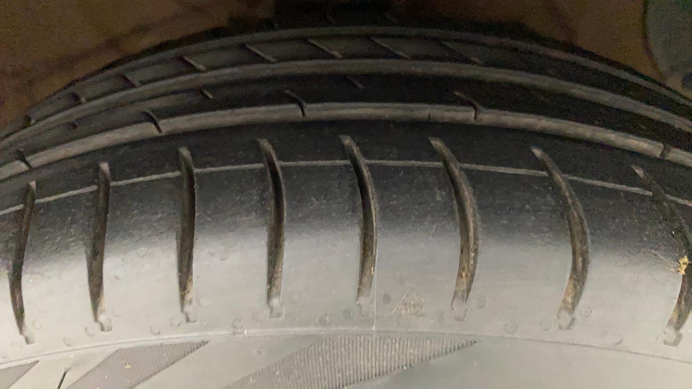 2014 Hyundai Xcent S 1.2, Petrol, Manual, 1,04,556 km, Right Front Tyre Tread