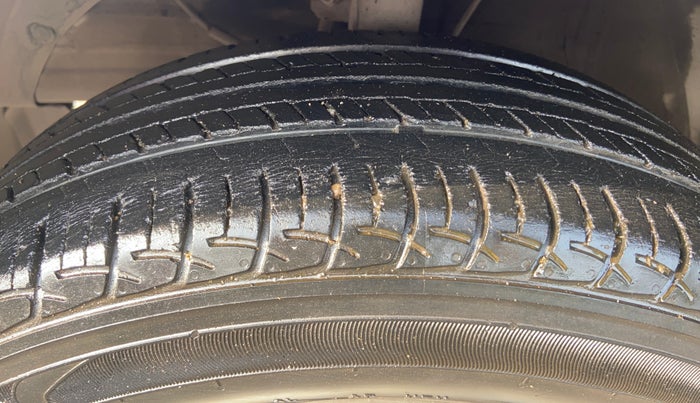 2019 Maruti Baleno DELTA PETROL 1.2, Petrol, Manual, 27,655 km, Left Front Tyre Tread