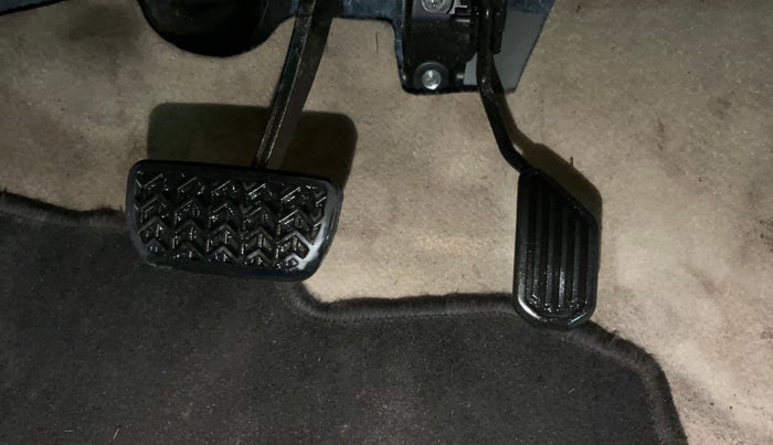 2018 Toyota YARIS VX CVT, Petrol, Automatic, 51,108 km, Pedals