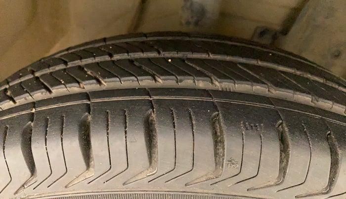 2015 Datsun Go Plus T, Petrol, Manual, 67,681 km, Right Front Tyre Tread