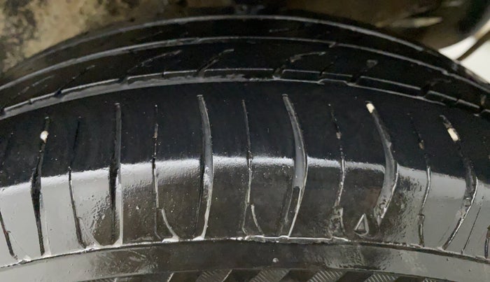 2019 Maruti New Wagon-R LXI CNG 1.0 L, CNG, Manual, 63,087 km, Left Front Tyre Tread