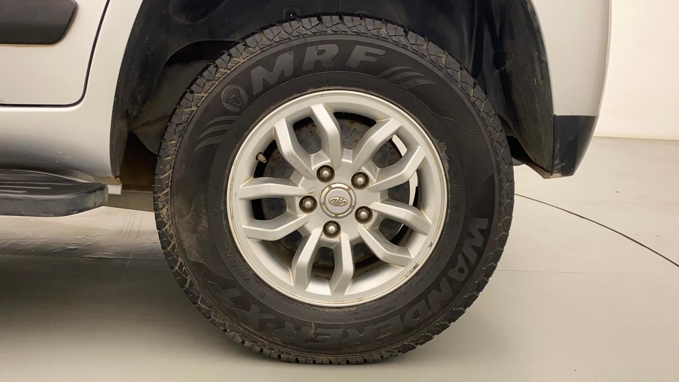 2018 Mahindra TUV300 T8, Diesel, Manual, 95,825 km, Left Rear Wheel