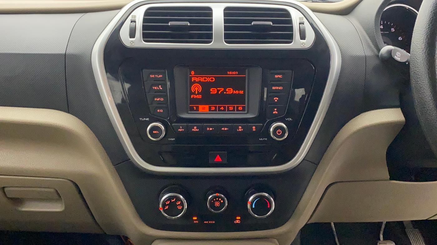 2018 Mahindra TUV300 T8, Diesel, Manual, 95,825 km, Air Conditioner