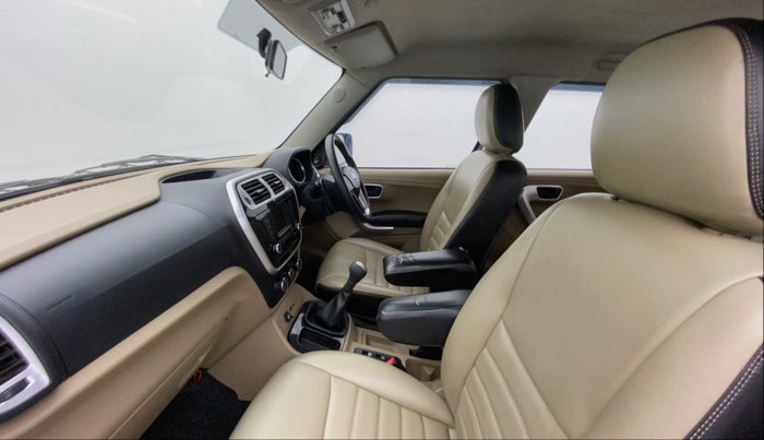 2018 Mahindra TUV300 T8, Diesel, Manual, 95,825 km, Right Side Front Door Cabin