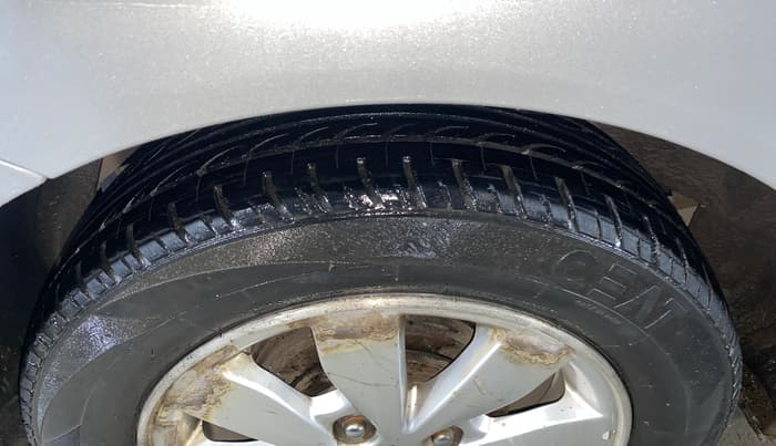2014 Hyundai Xcent SX 1.2, Petrol, Manual, 73,994 km, Right Rear Tyre Tread