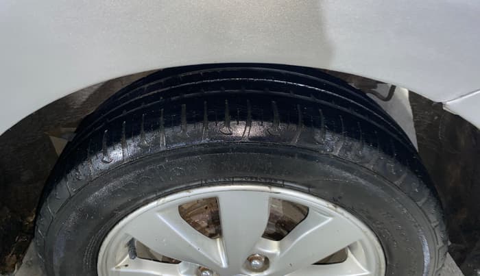 2014 Hyundai Xcent SX 1.2, Petrol, Manual, 73,994 km, Left Rear Tyre Tread