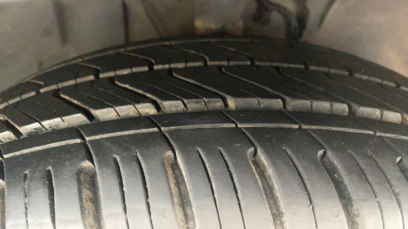 2021 Tata ALTROZ XT DIESEL, Diesel, Manual, 1,08,898 km, Right Front Tyre Tread
