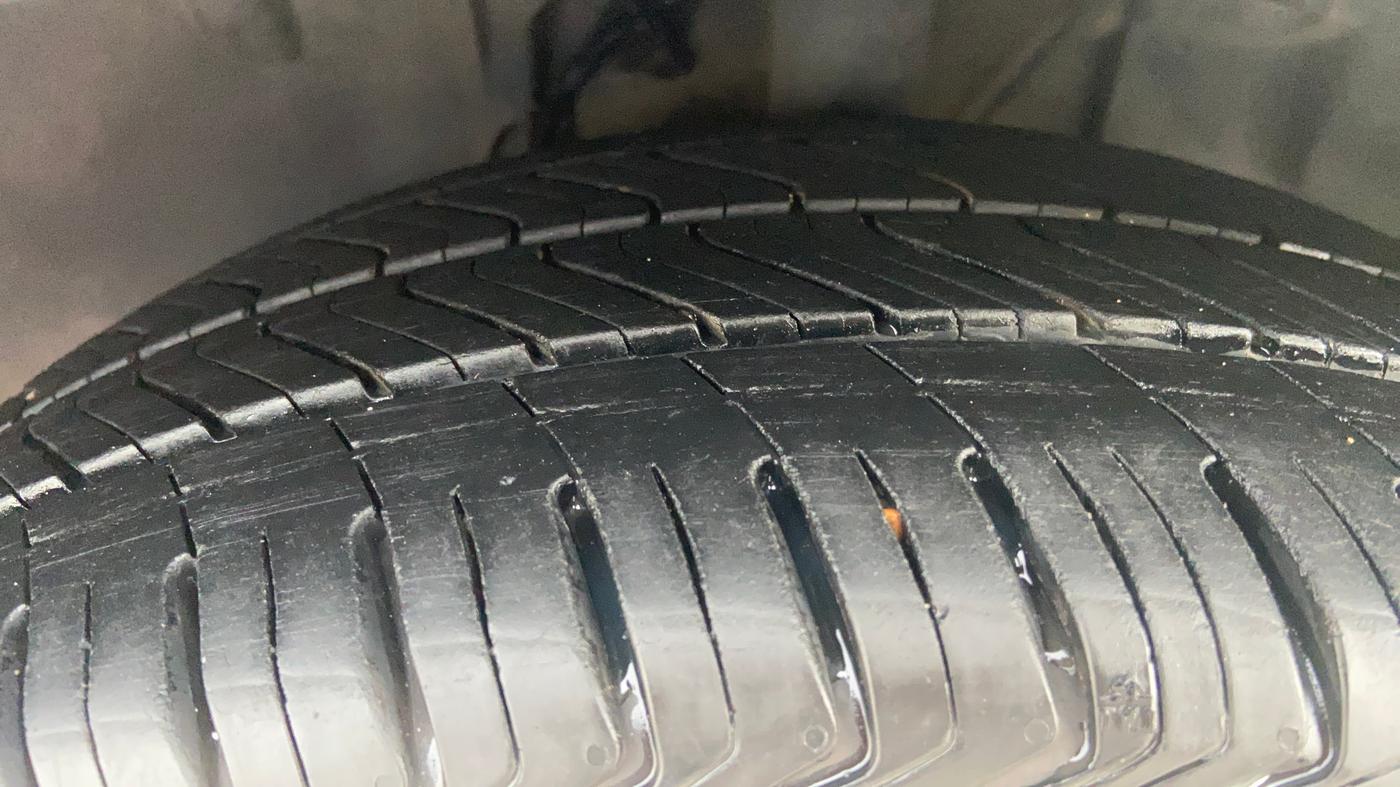 2021 Tata ALTROZ XT DIESEL, Diesel, Manual, 1,08,898 km, Left Front Tyre Tread