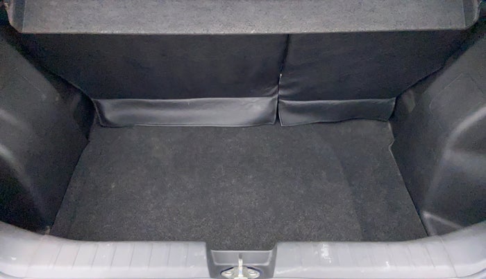 2017 Maruti Baleno ALPHA 1.2 K12, Petrol, Manual, 31,950 km, Boot Inside View