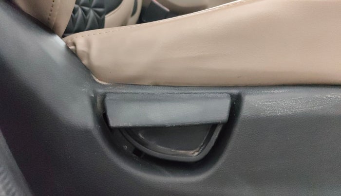 2019 Hyundai NEW SANTRO SPORTZ MT, Petrol, Manual, 44,539 km, Driver Side Adjustment Panel