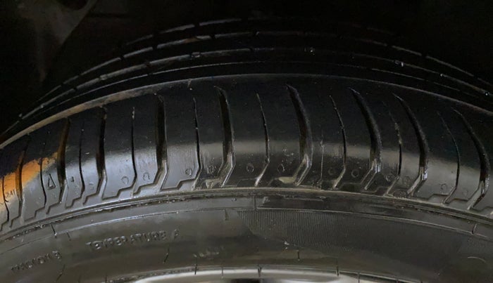 2018 Hyundai Elite i20 ASTA 1.2 (O), Petrol, Manual, 48,168 km, Right Rear Tyre Tread