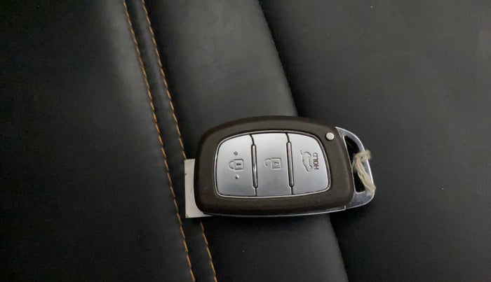 2018 Hyundai Elite i20 ASTA 1.2 (O), Petrol, Manual, 48,168 km, Key Close Up