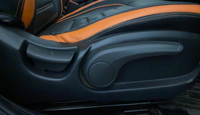 2018 Hyundai Elite i20 ASTA 1.2 (O), Petrol, Manual, 48,168 km, Driver Side Adjustment Panel