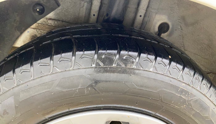 2019 Hyundai Elite i20 MAGNA PLUS 1.2, CNG, Manual, 98,358 km, Right Rear Tyre Tread