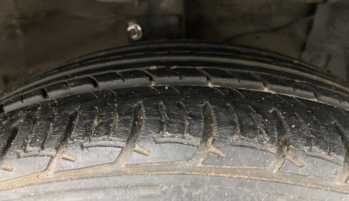 2018 Maruti Ciaz ALPHA  AT 1.4  PETROL, Petrol, Automatic, 95,610 km, Right Front Tyre Tread