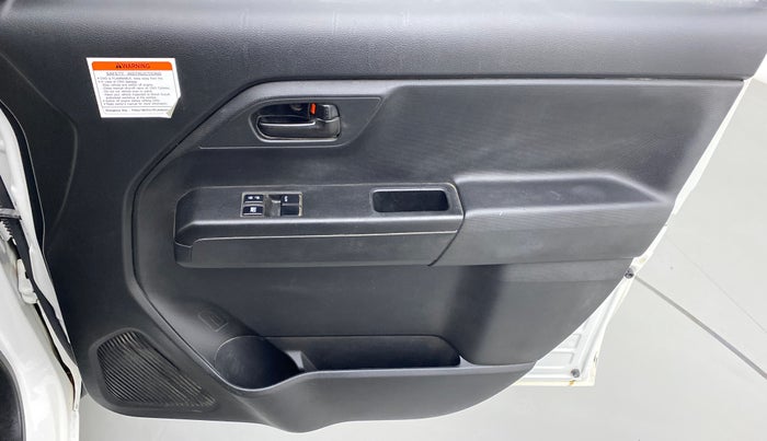 2021 Maruti New Wagon-R LXI CNG 1.0, CNG, Manual, 71,418 km, Driver Side Door Panels Control
