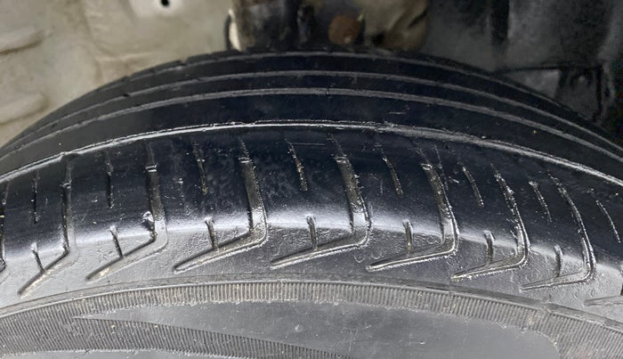 2021 Maruti New Wagon-R LXI CNG 1.0, CNG, Manual, 71,418 km, Right Front Tyre Tread