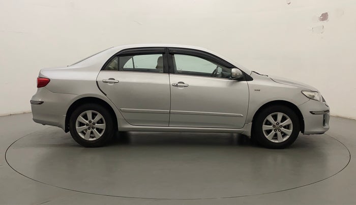 2013 Toyota Corolla Altis GL PETROL, Petrol, Manual, 70,812 km, Right Side
