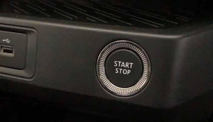 2023 Renault Kiger RXT (O) AMT, Petrol, Automatic, 9,316 km, Keyless Start/ Stop Button