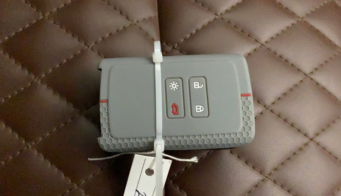 2023 Renault Kiger RXT (O) AMT, Petrol, Automatic, 9,316 km, Key Close Up