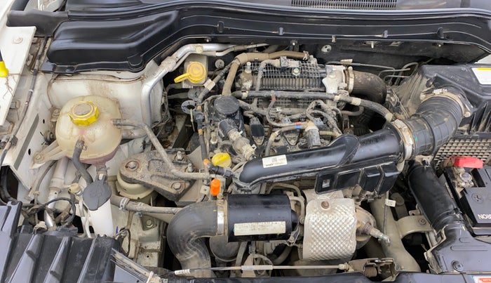 2023 Mahindra XUV300 W4 1.2 PETROL, Petrol, Manual, 14,651 km, Engine View - Right