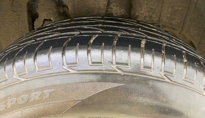 2023 Mahindra XUV300 W4 1.2 PETROL, Petrol, Manual, 14,651 km, Left Rear Tyre Tread