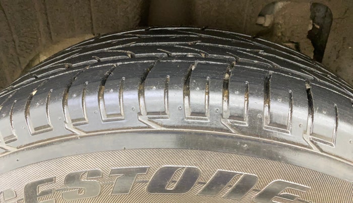 2023 Mahindra XUV300 W4 1.2 PETROL, Petrol, Manual, 14,651 km, Right Rear Tyre Tread
