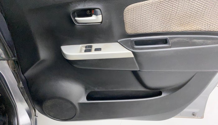 2015 Maruti Wagon R 1.0 LXI CNG, CNG, Manual, 79,978 km, Driver Side Door Panels Control
