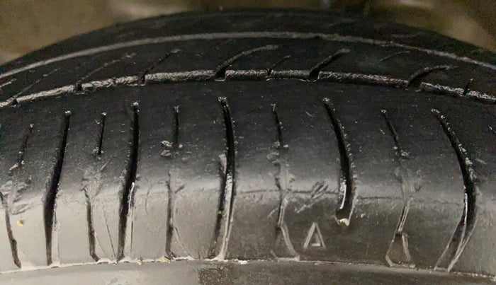 2015 Maruti Wagon R 1.0 LXI CNG, CNG, Manual, 79,978 km, Left Front Tyre Tread