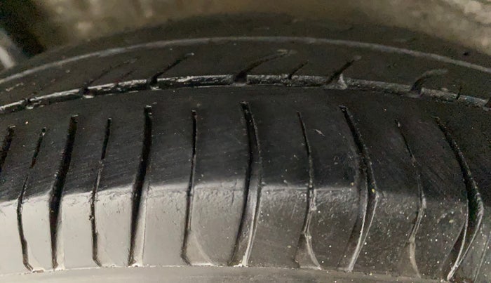 2015 Maruti Wagon R 1.0 LXI CNG, CNG, Manual, 79,978 km, Right Rear Tyre Tread