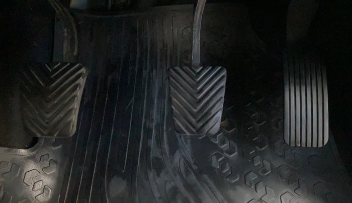 2018 Hyundai Verna 1.6 VTVT SX O, Petrol, Manual, 70,816 km, Pedals