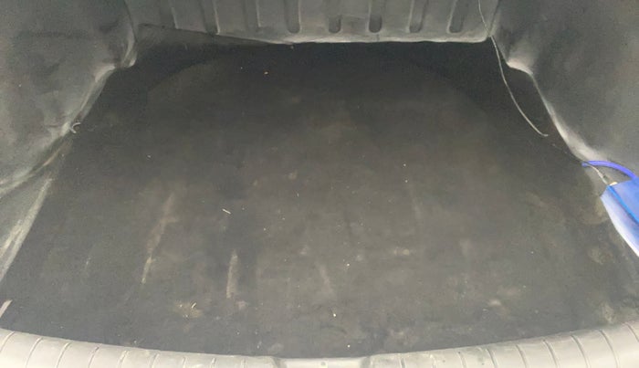 2018 Hyundai Verna 1.6 VTVT SX O, Petrol, Manual, 70,816 km, Boot Inside