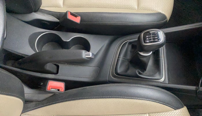 2018 Hyundai Verna 1.6 VTVT SX O, Petrol, Manual, 70,816 km, Gear Lever