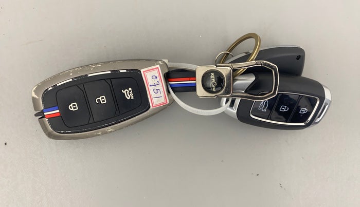 2018 Hyundai Verna 1.6 VTVT SX O, Petrol, Manual, 70,816 km, Key Close Up