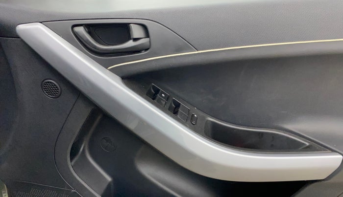 2021 Tata NEXON XM SUNROOF PETROL, Petrol, Manual, 55,017 km, Driver Side Door Panels Control