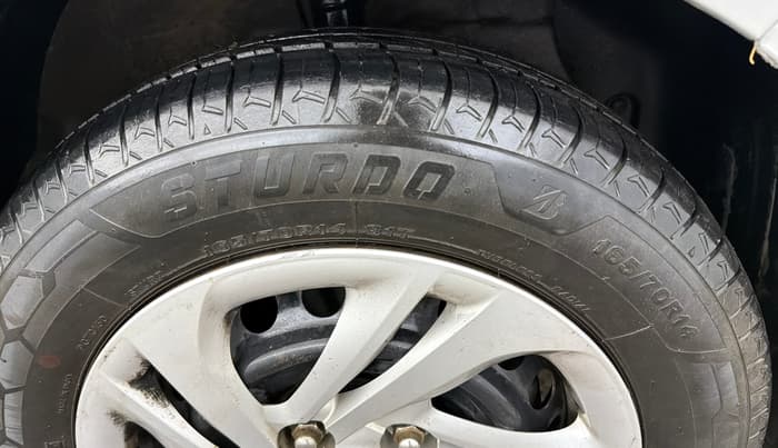 2020 Hyundai AURA S 1.2 CNG, CNG, Manual, 69,240 km, Right Front Tyre Tread