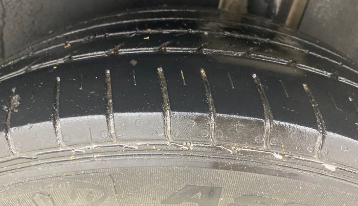 2019 MG HECTOR SHARP 1.5 DCT PETROL, Petrol, Automatic, 1,04,398 km, Left Rear Tyre Tread