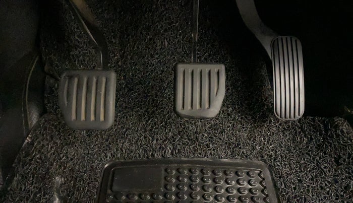 2021 Tata Harrier XT PLUS 2.0L KRYOTEC, Diesel, Manual, 85,888 km, Pedals