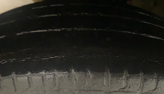 2016 Hyundai i10 MAGNA 1.1, Petrol, Manual, 53,631 km, Left Front Tyre Tread